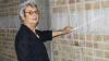 Kreide an der Wand: Barbara Schaper-Oeser in St. Johannis.FILDHAUT