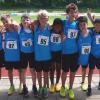 (gg)   Mit der starken Vorstellung im Bezirksfinale in Veitshöchheim qualifizierte sich die Mannschaft des Mittelschulverbundes Eltmann-Ebelsbach-Zeil erneut für das Landessfinale der Leichtathletik, das in Dingolfing über die Bühne ging. Dabei mussten die Jungen IV/2 allerdings ersatzgeschwächt antreten, weil die Schüler aus Zeil zu einem Schullandheimaufenthalt unterwegs waren. Dennoch brach man motiviert nach Dingolfing auf. Dort musste man jedoch schnell erkennen, dass die Konkurrenz sehr stark war. So erreichte man am Ende nur den achten Platz. Dennoch sammelten die Schüler schöne Eindrücke und wichtige Erfahrungen, und sie freuen sich schon auf die Wettkämpfe im nächsten Schuljahr. Im Bild, von links: Nick Scharf, Fabian Krines, Linus Pflaum, Nils Hochmuth, Yerome Caba Torres, Julian Funk, Simon Kundmüller, Hannes Schmitt und Nico Hofmann.Foto: Günther Geiling