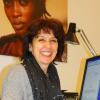 Freundliches Gesicht beim Erstkontakt: Sekretärin Claudia Schraud nimmt Anrufe entgegen und hilft weiter.