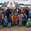 (gab)   Mit dem Maintal-Bummler waren die Fellener Kindergartenkinder in Begleitung von Eltern, Großeltern und den Erzieherinnen unterwegs. Die Fahrt ging von Lohr nach Marktheidenfeld. Für die meisten Kinder war es die erste Fahrt auf einem Schiff, heißt es in der Mitteilung. Dieses braachte sie flussabwärts durch die Schleuse bei Rothenfels. „Jetzt tauchen wir unter zu den Fischen“, meinte eines der Kinder, die alles fasziniert von der Schifffahrt waren. Nach knapp zweistündiger Fahrt in Marktheidenfeld durften sich die Kinder am Mehrgenerationenspielplatz austoben. Mit dem Omnibus ging es am Spätnachmittag wieder zurück. Ein gelungener Ausflug, bei dem sich die Erwachsenen entspannen und die Kinder viel erleben konnten, meinten die erwachsenen Teilnehmer.