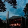 Bühnenzelt im Abendhimmel: Das Philharmonische Orchester Würzburg wird – so wie 2014 – wieder den Hafensommer auf den Mainwiesen klassisch eröffnen.ARCHIVFoto: THOMAS OBERMEIER