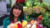 Florales Idyll in der Rückertstraße: Andrea Hofmann-Gessner inmitten eines Blumenmeers in ihrem Geschäft „Blüte & Stil“.