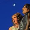Unter dem Sternenhimmel: Alexandu Badea als „Paganini“ im Duett mit Frederike Faust, die neben der weiblichen Hauptrolle als Soubrette mehr für  heitere Momente sorgte.
