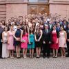 Alle haben es geschafft: Die Abiturienten des Friedrich-List-Gymnasiums Gemünden mit Schulleiter Walter Fronczek.