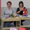 Wünschen einen guten Schulstart: Sylvia Hehn, Leiterin des Tafelladens (rechts), und Stellvertreterin Sandra Mayer.