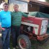 Freude: Mit dem Kauf eines 46 Jahre alten Traktors konnte die Osteuropahilfe Lohr der Familie Demeter große Hilfe leisten. Im Bild (von links): Gerhard Ullrich und Levente Demeter.