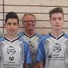 (ca)   Der TTV KJG Kirchheim freut sich über eine gelungene Saison seiner Jugend. Die 1. Jugendmannschaft sicherte sich die Tischtennis-Meisterschaft in der 1. Kreisliga Würzburg. Mit einer überragenden Bilanz von 22:2 Spielen sticht vor allem Sven Blandowski als erfolgreichster Spieler der gesamten Liga heraus. Nach dem letztjährigen Pokalsieg konnte sich die Mannschaft um Coach und Jugendleiter Richard Popp ebenfalls den 2. Platz im diesjährigen Pokalwettbewerb erkämpfen. Unser Bild zeigt das meisterliche Ensemble: (von links) Sven Blandowski, Andreas Büttner (1. Vorsitzender), Yannick Schörösch, Bruno Fries (Jugendbetreuer), Lukas Diemand, Richard Popp (Jugendleiter) und Jan Rothenhöfer.
