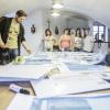 Kunstvoll: Junge Nachwuchsfotografen aus dem Kitzinger Raum experimentierten mit Fotoapparat und Cyanotypie-Technik. FOTO Dirk Nitschke