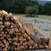 Viel Platz für Brennholz: Der neu geschaffene Holzlagerplatz in Sendelbach misst insgesamt rund 7000 Quadratmeter. Alle 18 Parzellen sind vergeben. Die ersten Pächter haben ihre Parzellen „bezogen“.