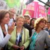 Debatten auch vor dem Bundesrat: Die Ministerpräsidentin von Rheinland-Pfalz, Malu Dreyer (SPD, links), und die stellvertretende Ministerpräsidentin von Nordrhein-Westfalen, Sylvia Löhrmann (Die Grünen, Zweite von links), bei einer Kundgebung für die „Ehe für alle“.