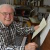 Ganz anders: Man kennt ihn eher ernst und in sich gekehrt. Zu seinem 80. Geburtstag zeigt Erhard Nowak nun mal ein strahlendes, witzerfülltes Lachen.