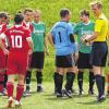 Kein schnelles Wiedersehen: Die Spieler des VfR Stadt Bischofsheim (rechts) und des TSV Reiterswiesen werden sich – zumindest in der Kreisliga Rhön – so schnell nicht mehr über den Weg laufen. Das Kreissportgericht hat entschieden, dass es keine Neuansetzung des am vergangenen Wochenende abgebrochenen Spiels geben wird.