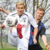 Soll bleiben: Beim TSV Großbardorf hofft man, dass Alexander Mantlik (links) auch in der kommenden Saison auf Torejagd für die Grabfeld-Gallier geht.FOTO: Anand Anders
