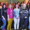 Nicht die Letzten: Kurs 49 hat an der Berufsfachschule für Krankenpflege der Kreisklinik Bad Neustadt am 1. April mit 19 Schülern begonnen. Schulleiter Jürgen Leiber (links) und Stellvertreterin Heidrun Lassahn-Breitenbach (rechts) werden wohl auch künftig Kurse begrüßen können. Vom Rhön-Klinikum kam das Signal, die Schule weiterzuführen, wenn der Konzern die Kreisklinik übernehmen würde. Foto: Berufsfachschule