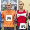 Sieger des 26. Haßfurter Stadtlaufes: Sebastian Zwosta (links) vom TSV Neustadt/Aisch in 35,05 Minuten. Ihm folgten die Pfuhlmann-Brüder Matthias und Ulli (beide LG Haßberge) vor Sebastian Meyer (TV Viktoria Wombach).