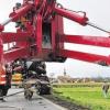 Ungetüm im Einsatz: Bei Verlegearbeiten für das Stromkabel zwischen Goßmannsdorf und Ostheim, wurde offenbar das Glasfaserkabel beschädigt, über das Rügheim und Ostheim versorgt werden, berichtet der Kabelnetzbetreiber. Die Folge: Seit Donnerstag gibt es kein Kabelfernsehen in den beiden Hofheimer Stadtteilen.