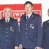 Geehrt: Für 40 Jahre Dienst in der Stadtteilfeuerwehr wurden Dieter Quirand und Claus Fries (Dritter und Vierter von links) geehrt. Mit auf dem Bild (von links) der neu gewählte stellvertretende Kommandant Sebastian Scheuplein, Feuerwehrvereinsvorsitzender Ditmar Schmitt, Kommandant Tobias Härder und Dritter Bürgermeister Karl Breitenbücher.