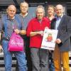 Wandern für den guten Zweck: (von links) Norbert Schmitt, Herbert Ruhl, Horst Schömer, Margarete Mau, Bürgermeister Paul Kruck.