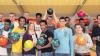 (plo)   Strahlende Gesichter gab es beim Bowling-Nachmittag der Jungen Union (JU) Kreisverband Kitzingen mit den Jugendlichen aus der Flüchtlingsunterkunft der AWO in Marktbreit. Auf Einladung der JU waren acht junge Männer im Alter von 17 Jahren in den Mainfrankenpark gekommen, um sich erstmals im Bowlen zu versuchen. Beweggrund für die Einladung war Neugier, schreibt die stellvertretende Vorsitzende der Jungen Union, Katrin Blendel. „Wir hatten in der Zeitung gelesen, dass jugendliche Flüchtlinge ohne Familie bei der AWO in Marktbreit untergebracht sind“, so Blendel. „Wir wollten sie einfach einmal kennenlernen – und mit einer Aktion zeigen, dass sie willkommen sind.“ Das Bowling war genau die richtige Veranstaltung, um sich auch ohne große Sprachkenntnisse näher zu kommen. In gemischten Teams wurde auf zwei Bahnen um den Sieg gerungen, den Marcel Hannweber für Dettelbach und Abdi Omar für UMF-WG-AWO-Marktbreit (Wohngruppe für unbegleitete minderjährige Flüchtlinge) holten. Die Betreuerin der Jugendlichen, Petra Kolarik-Fehr, zeigte sich begeistert von der Idee, einen Ausflug für die Jugendlichen nicht nur finanziell zu unterstützen, sondern gemeinsam zu machen. „Die Jugendlichen müssen und wollen hier in Deutschland neue Freunde und Bekannte finden“, ist sie überzeugt. Beide Seiten versprachen, den geknüpften Kontakt bei einem Besuch der Unterkunft in Marktbreit bald zu vertiefen.