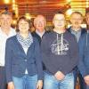 Gold, Silber und SVO-Uhren gab es für verdiente Mitglieder: Vorsitzender Manfred Krapf (von links) ehrte Jürgen Härtel, Uwe Feuerbach, Marita Leykamm, Jürgen Lehrich, Christian Löbel, Werner Winter, Hans-Werner und Willi Bedenk, die Anstecknadeln verteilte Stellvertreter Herbert Blattner.