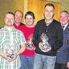 Verdiente Kameraden: Stolz auf 25 Jahre Dienst bei der Feuerwehr können diese Männer sein. Von links Frank Hofgesang, KBM Josef Freund, Michael Graf, Bürgermeister Georg Straub, Bernd Kissner, Alexander Gessner, Jürgen Förster, Kommandant Georg Moret.