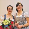 Nach dreijähriger Amtszeit: Annalena König reichte die Weinprinzessinnenkrone an Jana Burkholz (rechts) weiter.