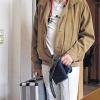 Bereit für eine längere Autofahrt zum Patienten: der Arzt Martin Bender.