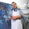 Zwischen Kunst und Kalbsleberwurst: Kurt Pregitzer schaltet beim Malen von seinem Alltag als Metzgermeister ab.