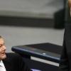Ähnlicher Regierungsstil: Bundeskanzlerin Angela Merkel (CDU), aufgenommen im Bundestag im Jahr 2007, mit dem damaligen Bundesarbeitsminister und heutigem Bürgermeister von Hamburg, Olaf Scholz (SPD).
