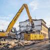 Am einstigen Umspannwerk in der Dürrbachau: Der Abriss eines zeitweilig als Wohnhaus genutzten Gebäudes hat begonnen.