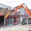 (bjk)   Noch prangt in großen roten Buchstaben „Main-Spessart Kaufhaus Michelbach“ auf dem Gebäudeensemble an der Bundesstraße. Doch die Abrissarbeiten sind bereits in vollem Gange. Hier soll Ende des Jahres ein neues E-Center stehen.