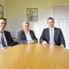 Richterwechsel am Amtsgericht: (von links) der neue Richter Michael Weiskopf, Amtsgerichtsdirektorin Dr. Luitgard Barthels und der scheidende Richter Dr. Michael Glaser.