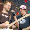 (matz)    Witzig und locker präsentierte sich „Le Fly“ beim Umsonst & Draußen-Musikfestival auf dem Saupurzel in Karlstadt. Am Freitag und Samstag traten viele Solisten und Bands mit verschiedenen Musikstilen auf. Auch im 20. Jahr rockt das U & D in Karlstadt ohne Ermüdungs- und Alterserscheinungen. (Auf Seite 25 finden Sie eine Sonderseite.)