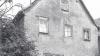 1992: Auf diesem Bild des ehemaligen Synagogengebäudes in Allersheim ist vom Verfall noch nichts zu sehen.