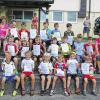 Lauter erfolgreiche Sportabzeichen : Die Teilnehmergruppe im Ferienspaßprogramm der Gemeinde freuten sich über ihr erworbenes Sportabzeichen zusammen mit den Prüferinnen Ruth Volz und Katrin Ditzel.