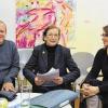 Ganz gegenwärtige Lyrik: Mit Werken der Künstlerin Linde Unrein (Mitte) präsentierte sich die Reihe „Mellrichstadt liest“ sehr zeitgenössisch. David Henkes (links) und Peggy Geßner (rechts) haben damit die richtige Wahl getroffen.