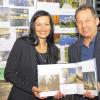 Sabrina Schmitt und Günther Fischer stellten am Dienstag in der Vinothek in Iphofen den Bildband „Augenblicke eines Jahres – Impressionen aus Franken“ vor.
