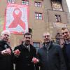 Breite Allianz mit roter Schleife: Dr. Dieter Wenderlein (Gemeinschaft Sant' Egidio), Oberbürgermeister Christian Schuchardt, Michael Koch (Aids-Beratung Unterfranken) und Andreas Hausknecht (wuf-Zentrum).