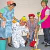 „Männer haben's auch nicht leicht“ – Die Linsenspitzer-Theatergruppe Karlburg führt auch in diesem Jahr in der Karolinger Halle wieder ein Theaterstück auf.