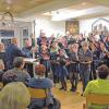 Geburtstagskonzert: Lieder aus den Goldenen Zwanzigern bot der Sängerkranz 1924 Mühlbach bei seinem Geburtstagskonzert zum 90-jährigen Bestehen im Pfarr- und Gemeindezentrum.