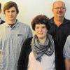 (hg)   Vier neue Auszubildende haben in diesem Jahr im Traditionsunternehmen Ress Möbelwerkstätten angefangen. In den kommenden Jahren werden Thomas Bauer (Saal), Johannes Eimer (Bad Königshofen) und Nico Keusch (Untereßfeld) zu Schreinern und Linda Schüler (Maßbach) zur Industriekauffrau ausgebildet. Geschäftsführer Michael Reß, Betriebsleiter Manfred Pretscher und Rainer Breunig, Ausbildungsleiter der Schreiner, stellten den betrieblichen Nachwuchs vor. Derzeit befinden sich neun Schreiner und drei Industriekaufleute bei Ress in Ausbildung. Auch im kommenden Jahr wolle man wieder Auszubildende einstellen, teilte das Unternehmen mit. Unser Bild zeigt (hinten von links) Michael Reß, Rainer Breunig, Manfred Pretscher sowie (vorne von links) Johannes Eimer, Thomas Bauer, Linda Schüler, Nico Keusch.