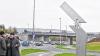 Kunst am Stadtring: Die Skulptur von Joachim Koch sehen vor allem die Autofahrer stadtauswärts an der Randersackerer Brücke.