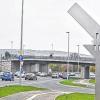 Kunst am Stadtring: Die Skulptur von Joachim Koch sehen vor allem die Autofahrer stadtauswärts an der Randersackerer Brücke.