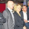 Sponsoren lauschen den Rednern: Frank Störzbach (hinten), Manager Wilfried Demel (vorne von links), die Sponsorenvertreter Thomas und Alexandra Storg (Kaufhaus Storg), Main-Post-Redakteur Eike Lenz, VR Bank-Vorstand Peter Siegel, Erwin Vollhals vom gleichnamigen Weingut und Landrätin Tamara Bischof hören Moderator Alexander von Ammon interessiert zu.