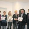 Bei der Spendenübergabe: von links Renate Binner, Ursel Mohr (beide Büchereiteam), Sabine Adelmann, Marianne Romczynski (beide stellvertretende Vorsitzende CSU-Ortsverband und Frauenunion Eußenheim), Pfarrer Nikolaus Stanek und Thomas Obert (Vorsitzender CSU-Ortsverband Eußenheim).