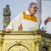 Seit 25 Jahren auf der Kanzel im Dom: Jürgen Lenssen. „Sonntags, halbzwölf“ lautet der Titel einer Benefiz-CD mit Predigten von ihm.