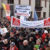 Großdemonstration am 5. Februar 2014 auf dem Lohrer Schlossplatz gegen die geplante Verlagerung des Aggregatebaus der Bosch Rexroth AG vom Standort Lohr nach Chemnitz und Brünn: Nach Polizeiangaben beteiligten sich 3200 Menschen an der vonder IG-Metall organisierten Kundgebung.