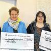 Spendenübergabe: 2500 Euro aus dem Erlös des Lions-Golfturniers und 4000 Euro aus dem Erlös vom Adventskalender 2013 erhielten von Präsidentin Alexandra Bilko-Pflaugner (Bad Königshofen, rechts) und Präsident Christian Machon (Bad Neustadt, links) Sylvia Pflaugner und Eva Marr von „Nesp@d“ sowie Erika Idriss, hier neben Brigitte Schmidt, für seniorengerechte Außensportgeräte.