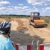 Bauarbeiten kommen voran: Im neuen Baugebiet „Nördlich der Weißen Marter“ sind inzwischen Kanal und Wasser verlegt sowie die künftigen Straßentrassen aufgefüllt worden.