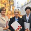 (kri)   Nach einjähriger Ausbildungszeit wurden Irmgard Mark (Eßfeld), Cäcilie Schenkel (Eßfeld) und Karin Wirnsberger-Selby (Ingolstadt) im Neumünster in Würzburg zum Dienst am Wort Gottes gesandt.  In einem feierlichen Gottesdienst, den die neuen Wortgottesdienst-Leiter selbst vorbereitet und gestaltet hatten,  wurden für die Diözese Würzburg 14 neue Wortgottesdienst-Leiter beauftragt. Im Bild (von links): Cäcilie Schenkel, Karin Wirnsberger-Selby und Irmgard Mark.